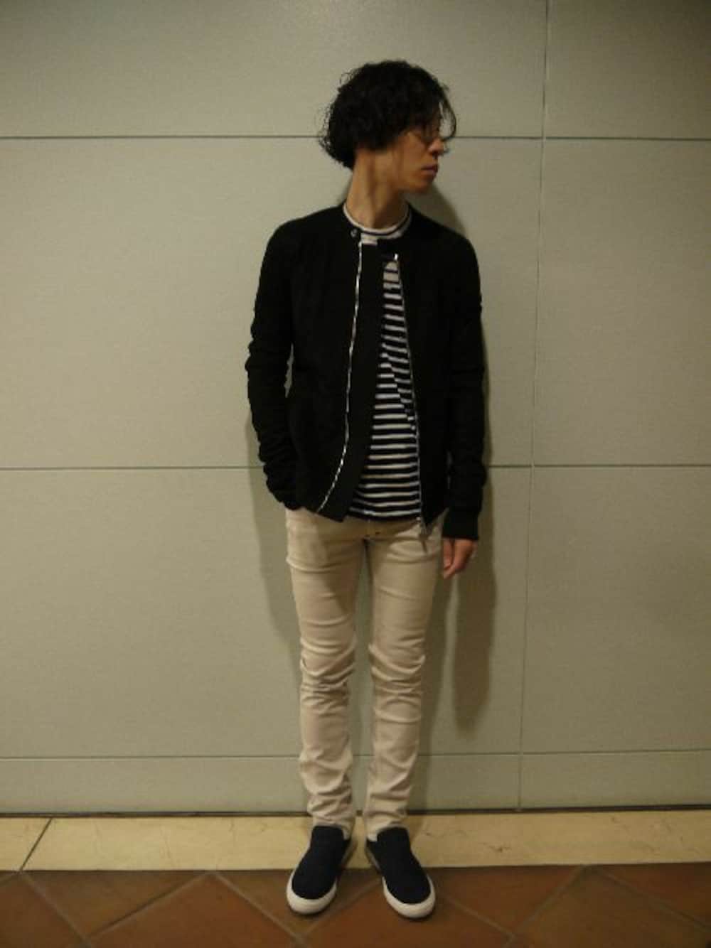 「レザー、sacai、セール、RICK OWENS、クラブ、RickOwens×adidas、インターシャ、ヌバック、開催中、intasia」｜「DIET BUTCHERのDIET  BUTCHER  SLIM  SKIN  スリムストレッチデニムパンツ（デニムパンツ、グレー系）」を使った、fujisakiさん（メンズ・172cm）の夏コーディネートの1枚目の写真