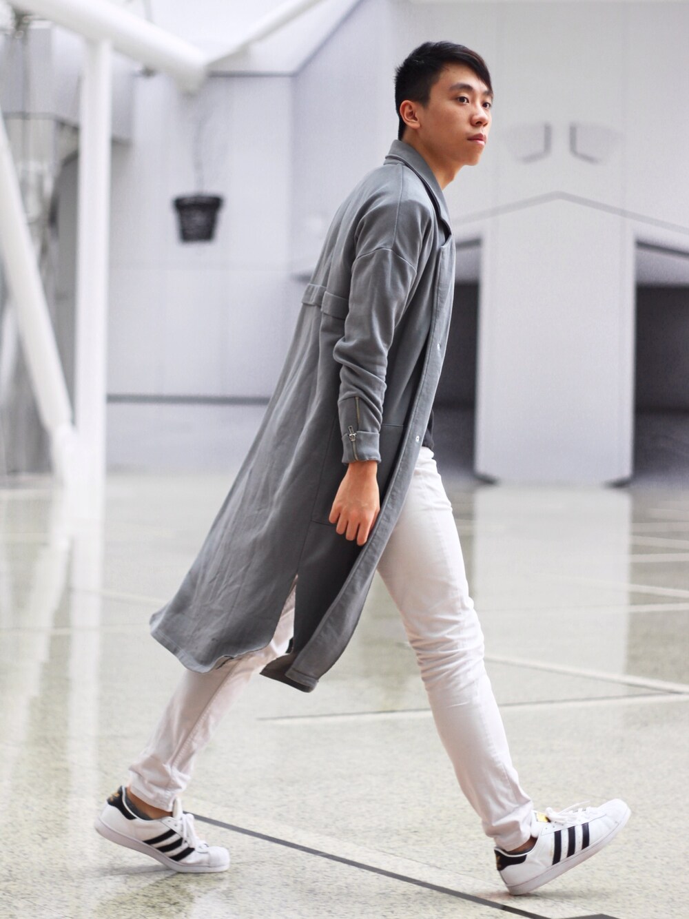 「asosのアイテム（ジャケット/アウター、グレー系）」を使った、Danielさん（メンズ・170cm）の春コーディネートの1枚目の写真