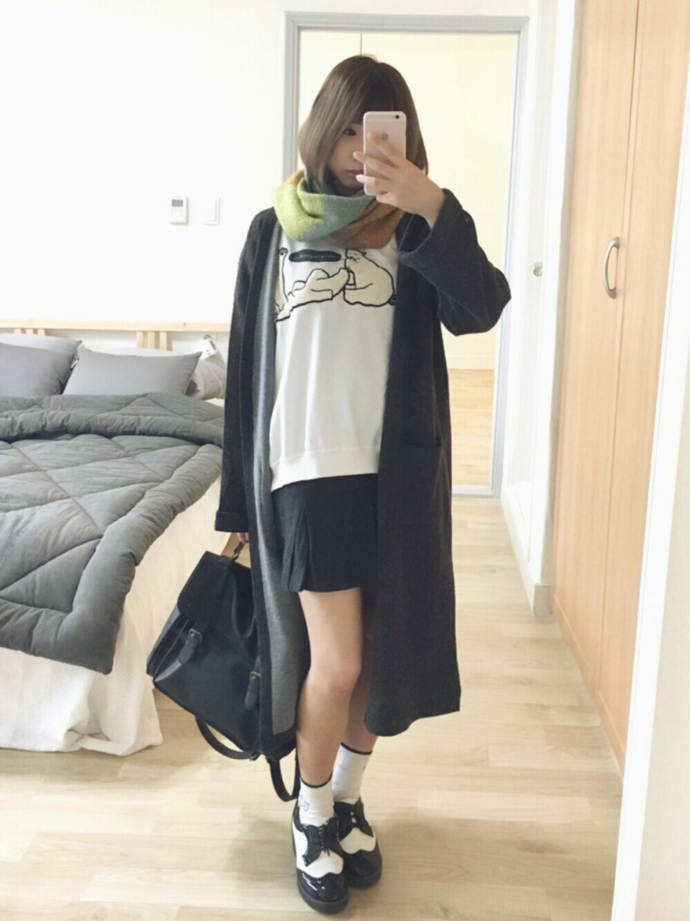 「ootd、outfit、summer、travel、korea」｜「SPINNSのアイテム（ジャケット/アウター、グレー系）」を使った、keyCさん（レディース・163cm）の秋コーディネートの1枚目の写真