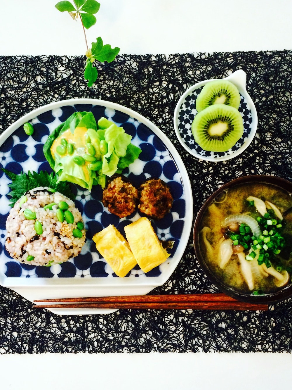 「和食、おうちでまったり、おうちスタイル」｜「無印良品のアイテム（カトラリー、ブラウン系）」を使った、ゆさん（レディース・155cm）の夏コーディネートの1枚目の写真