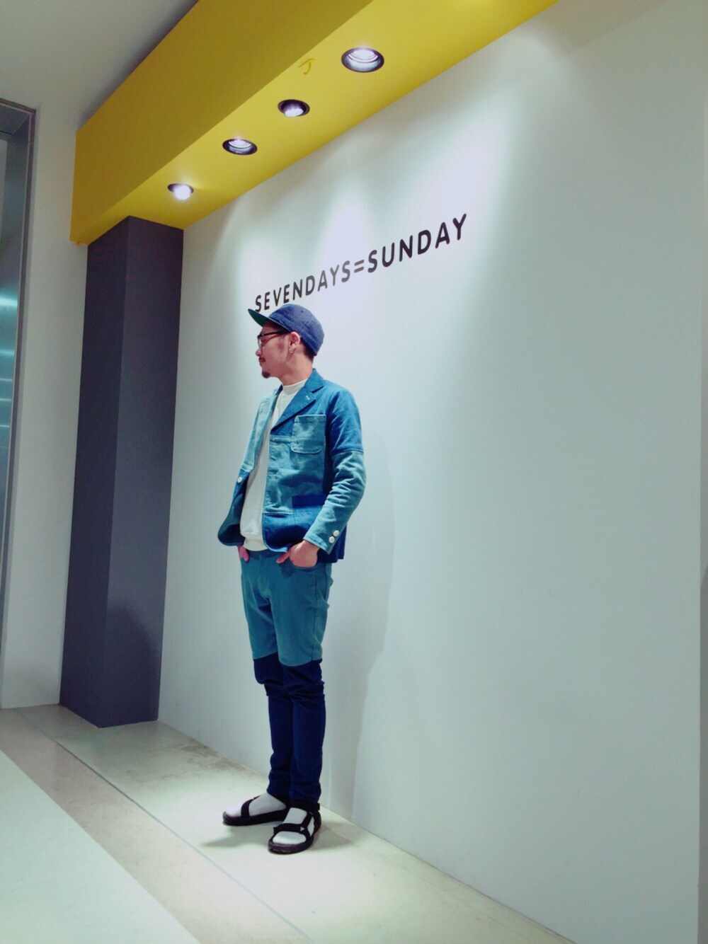 「SEVENDAYS＝SUNDAY、ゆめタウン山口、セットアップ、SUPERTHANKS」｜「SUPERTHANKSのSUPER THANKS　スーパーサンクス　切り替えジャケット（テーラードジャケット、ブルー系）」を使った、_oooooga.さん（メンズ・175cm）の春コーディネートの1枚目の写真