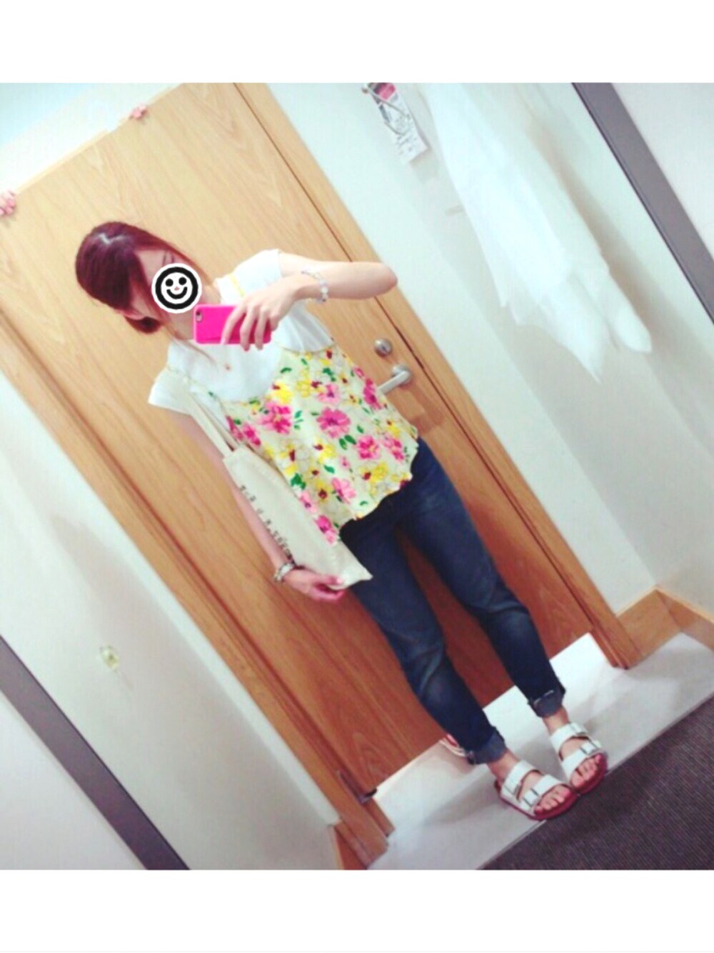 「カジュアルコーデ、夏、デニム、Levi's」｜「UP STARTの花キャミセットＴシャツ（Tシャツ/カットソー、ホワイト系）」を使った、m☺︎さん（レディース・166cm）の夏コーディネートの1枚目の写真