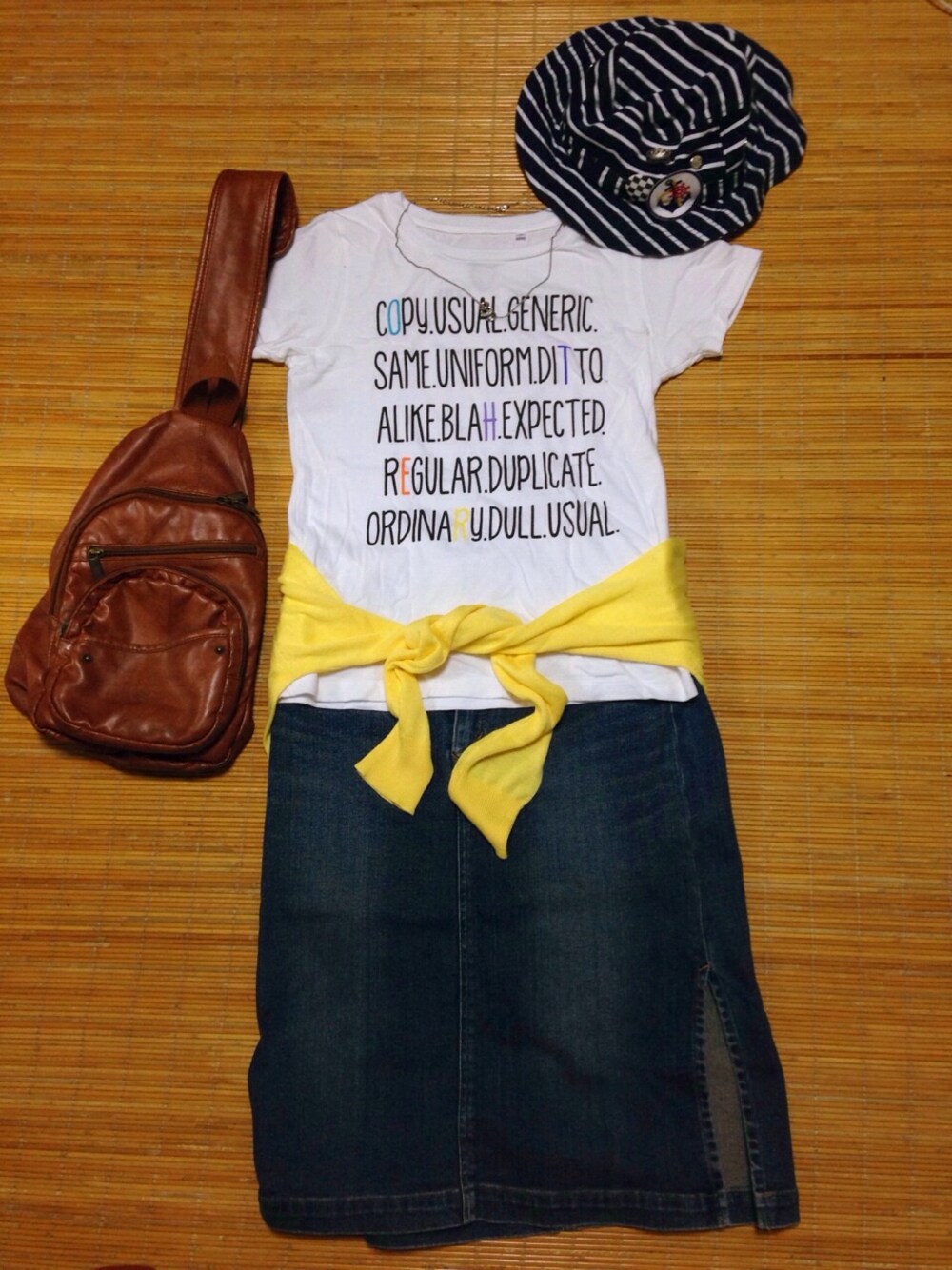 イエロー系のカーディガン/ボレロを着用したレディースの夏コーディネートの1枚目の写真