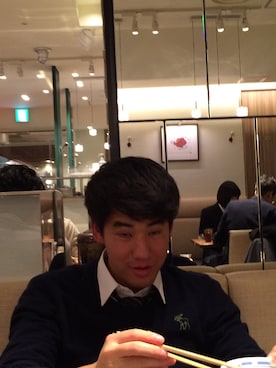 「Abercrombie&Fitch（アバークロンビーアンドフィッチ）のアイテム（ニット/セーター）」を使った、船越さん（メンズ・177cm）の夏コーディネート