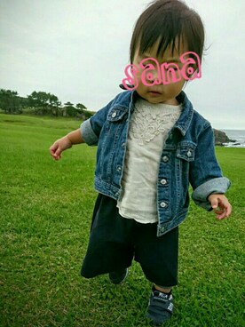 「COMME CA DU MODE（コムサデモード）のアイテム（デニムジャケット）」を使った、sanaさん（キッズ・70cm）の秋コーディネート