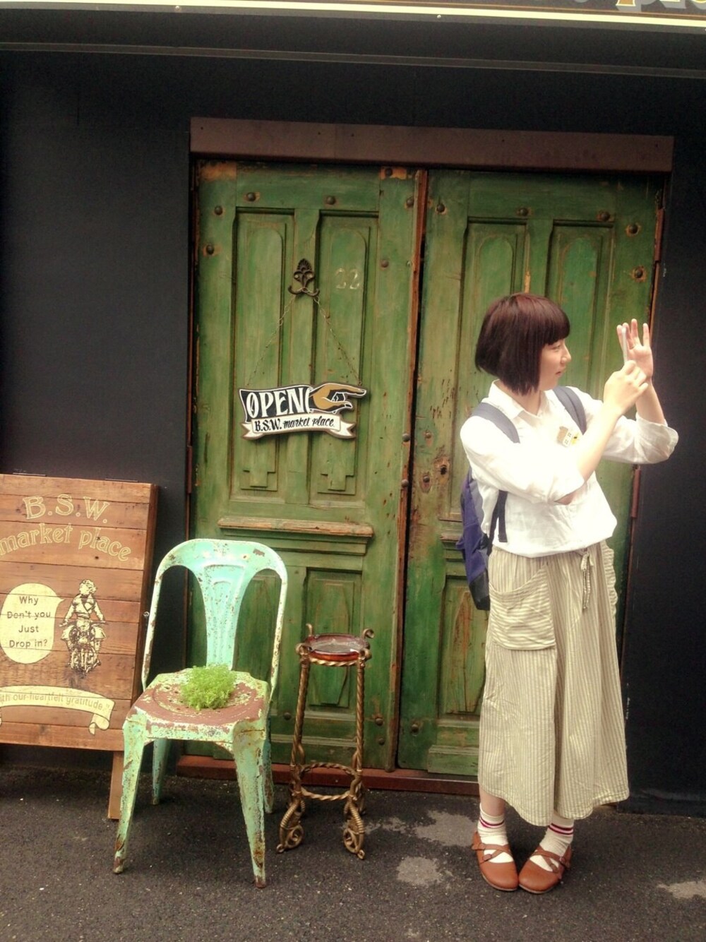 「studio CLIPのアイテム（シャツ/ブラウス、ホワイト系）」を使った、shioriさん（レディース・165cm）の夏コーディネートの1枚目の写真