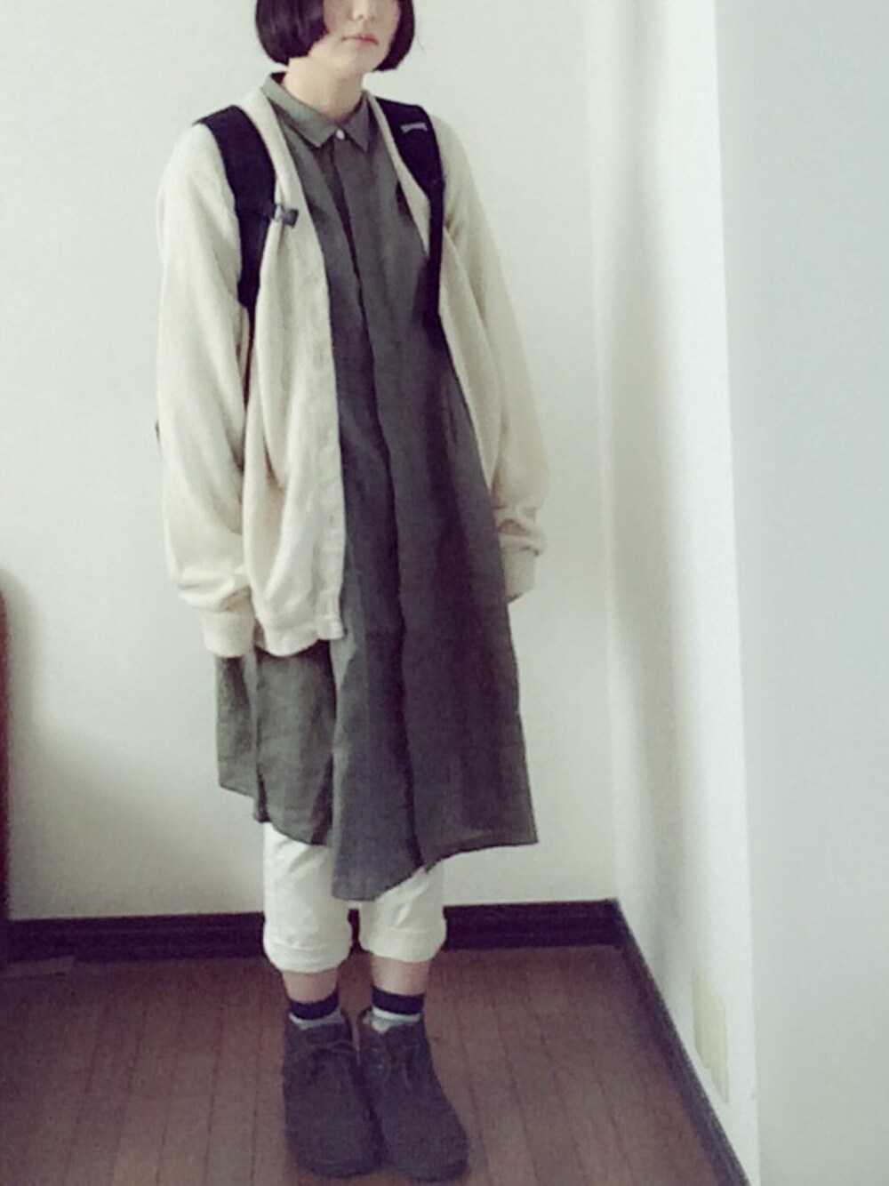 「winter、studio clip、THRASHER」｜「studio CLIPのアイテム（ワンピース、グレー系）」を使った、shioriさん（レディース・165cm）の冬コーディネートの1枚目の写真
