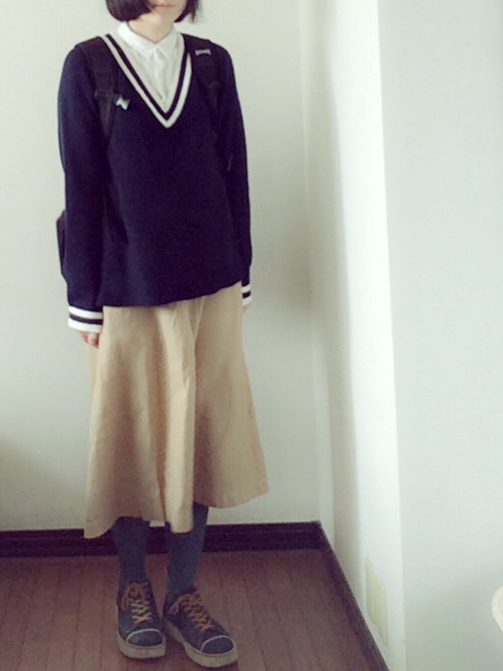 「winter、UNIQLO、studio clip、THRASHER、靴下屋」｜「UNIQLOのアイテム（ニット/セーター、ブラック系）」を使った、shioriさん（レディース・165cm）の冬コーディネートの1枚目の写真