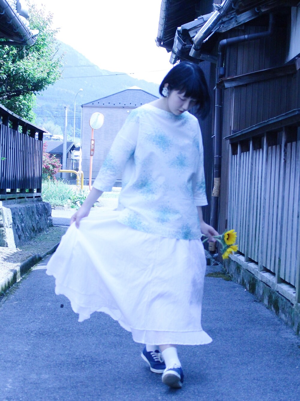 「studio clip、VANS、fashion、ootd、outfit」｜「studio CLIPのアイテム（トップス、ホワイト系）」を使った、shioriさん（レディース・165cm）の春コーディネートの1枚目の写真