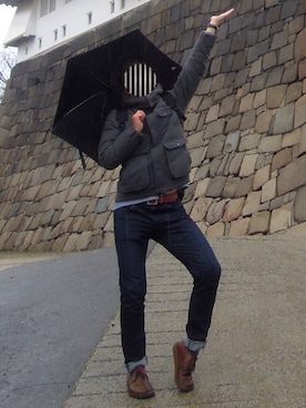 「雨」｜「アイテム（ダウンジャケット/コート）」を使った、MARUKOさん（メンズ・180cm）の冬コーディネート