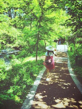 「アイテム（チュニック、レッド系）」を使った、Ena さん（レディース・155cm）の夏コーディネート