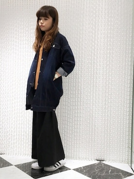 「OSMOSIS（オズモーシス）のビッグデニムジャケット（デニムジャケット）」を使った、OSMOSIS天王寺ミオ店さん（レディース・167cm）の秋コーディネート