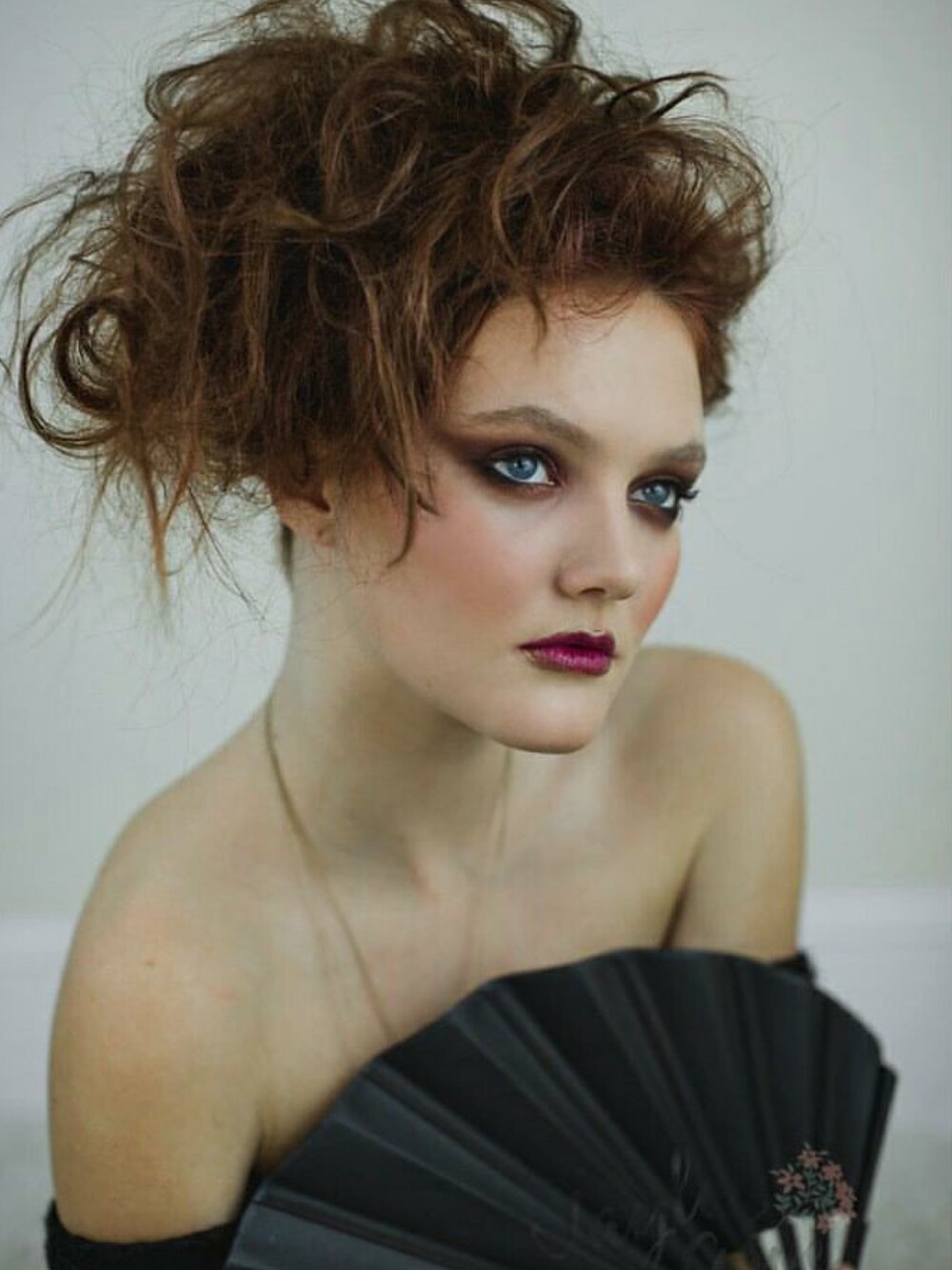 「redlip_teenvogue、beautiful people、makeup」｜「Diorのアイテム（ファンデーション、レッド系）」を使った、Faye さん（レディース・170cm）の秋コーディネートの1枚目の写真