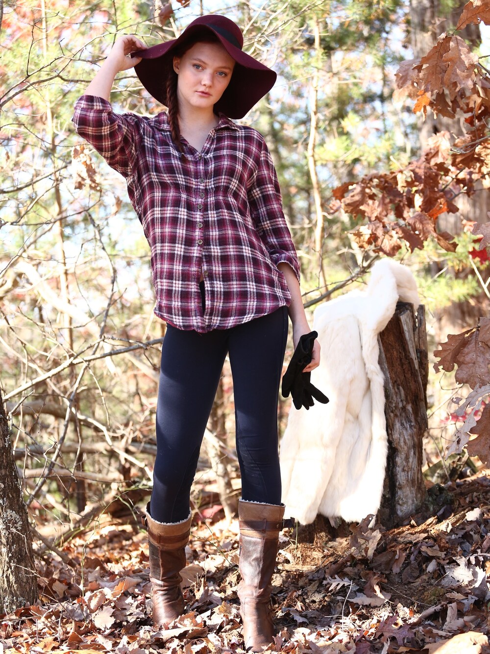「WideBrimHats_TBrand、ootd、outfit、fall、fashion、fashion blogger、pants、boots、Cute、hat」｜「POLO RALPH LAURENのアイテム（その他パンツ、ブルー系）」を使った、Faye さん（レディース・170cm）の秋コーディネートの1枚目の写真