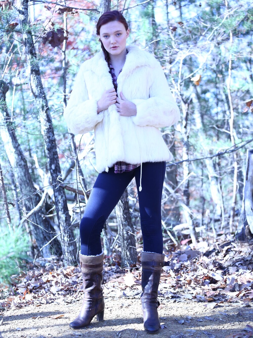 「FauxFallFur_TBrand、ootd、outfit、fall、fashion、winter、white、coat、boots、braids」｜「POLO RALPH LAURENのアイテム（その他パンツ、ブルー系）」を使った、Faye さん（レディース・170cm）の秋コーディネートの1枚目の写真