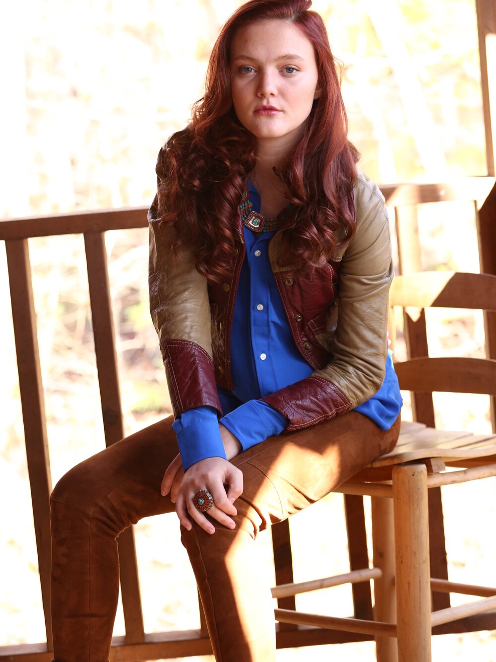 「suede、ootd、outfit、fall、outdoor、leather jacket、Jewelry、sporty、winter」｜「POLO RALPH LAURENのアイテム（その他パンツ、ブラウン系）」を使った、Faye さん（レディース・170cm）の秋コーディネートの1枚目の写真
