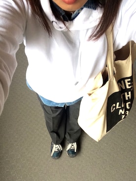 「UNIQLO（ユニクロ）のアイテム（スウェット、ホワイト系）」を使った、かずみさん（レディース・170cm）の春コーディネート