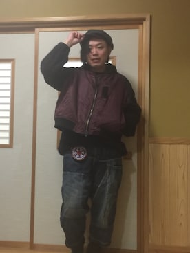 「アイテム（コインケース、レッド系）」を使った、佐藤さん（メンズ・167cm）の冬コーディネート