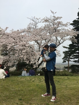 「RADIALL（ラディアル）のアイテム（ハンチング/ベレー帽、ブルー系）」を使った、Taiichiro Saitoさん（メンズ・175cm）の春コーディネート