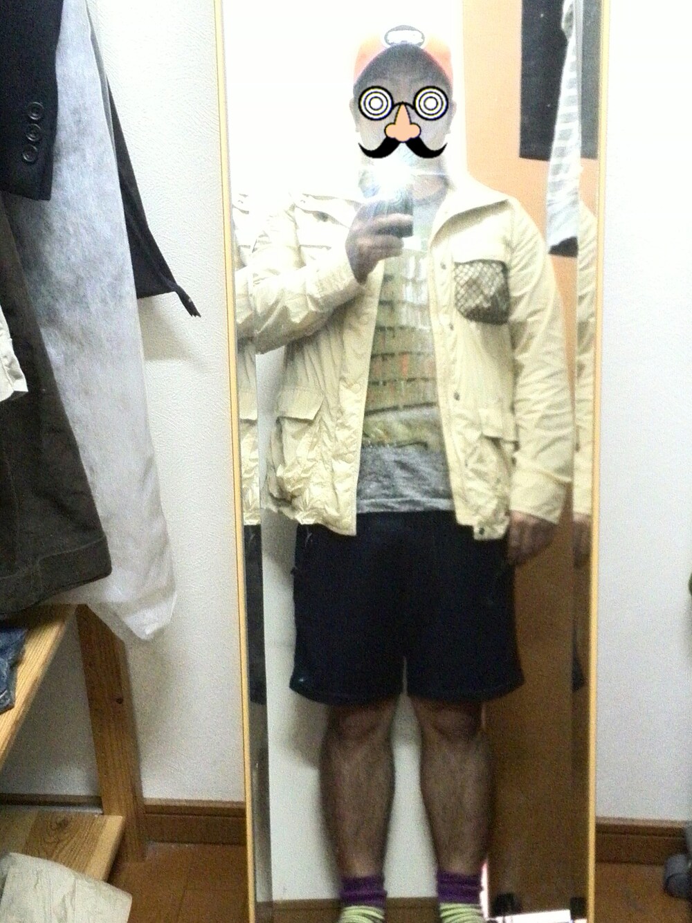 「キャップ、ショートパンツ」｜「WEGOのWEGO/裏毛ペインターショーツ（その他パンツ、ブルー系）」を使った、GENTさん（メンズ・159cm）の春コーディネートの1枚目の写真