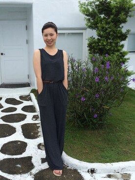 「アイテム（ビーチサンダル）」を使った、Irene Blancさん（レディース・166cm）の秋コーディネート