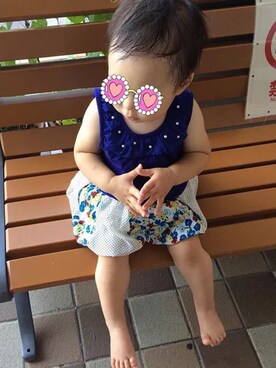 「HAKKA BABY（ハッカベビー）のアイテム（ワンピース、ブルー系）」を使った、ましこさん（キッズ）の冬コーディネート