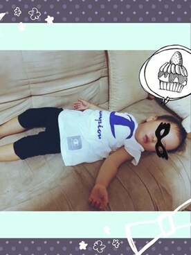 「しまむら（シマムラ）のアイテム（Tシャツ/カットソー、ホワイト系）」を使った、ましこさん（キッズ）の冬コーディネート