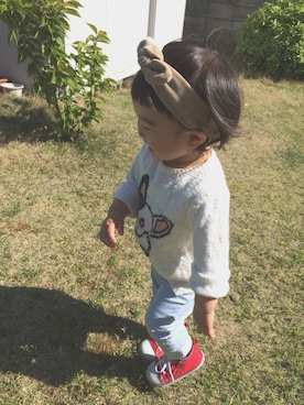 「ZARA KIDSのアイテム（ニット/セーター、ホワイト系）」を使った、Cocoさん（キッズ・90cm）の春コーディネート