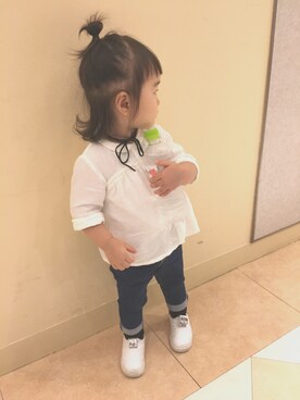 「ZARA KIDSのアイテム（シャツ/ブラウス、ホワイト系）」を使った、Cocoさん（キッズ・90cm）の秋コーディネート