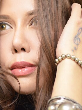 「Indian Jewelry（インディアンジュエリー）のアイテム（ブレスレット、シルバー系）」を使った、紫(MURASAKI)さん（レディース・167cm）の冬コーディネート