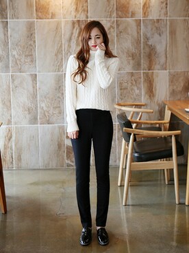 「白タートルネック」｜GOGOSINGさん（レディース・160cm）の冬コーディネート