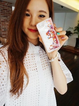 「アイテム（スマホケース/カバー）」を使った、GOGOSINGさん（レディース・160cm）の春コーディネート