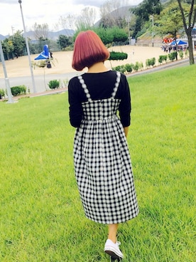 「白いスニーカー」｜「アイテム（ワンピース/ドレス）」を使った、GOGOSINGさん（レディース・160cm）の秋コーディネート