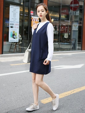 「ブルー x ホワイト」｜「アイテム（ワンピース/ドレス）」を使った、GOGOSINGさん（レディース・163cm）の秋コーディネート