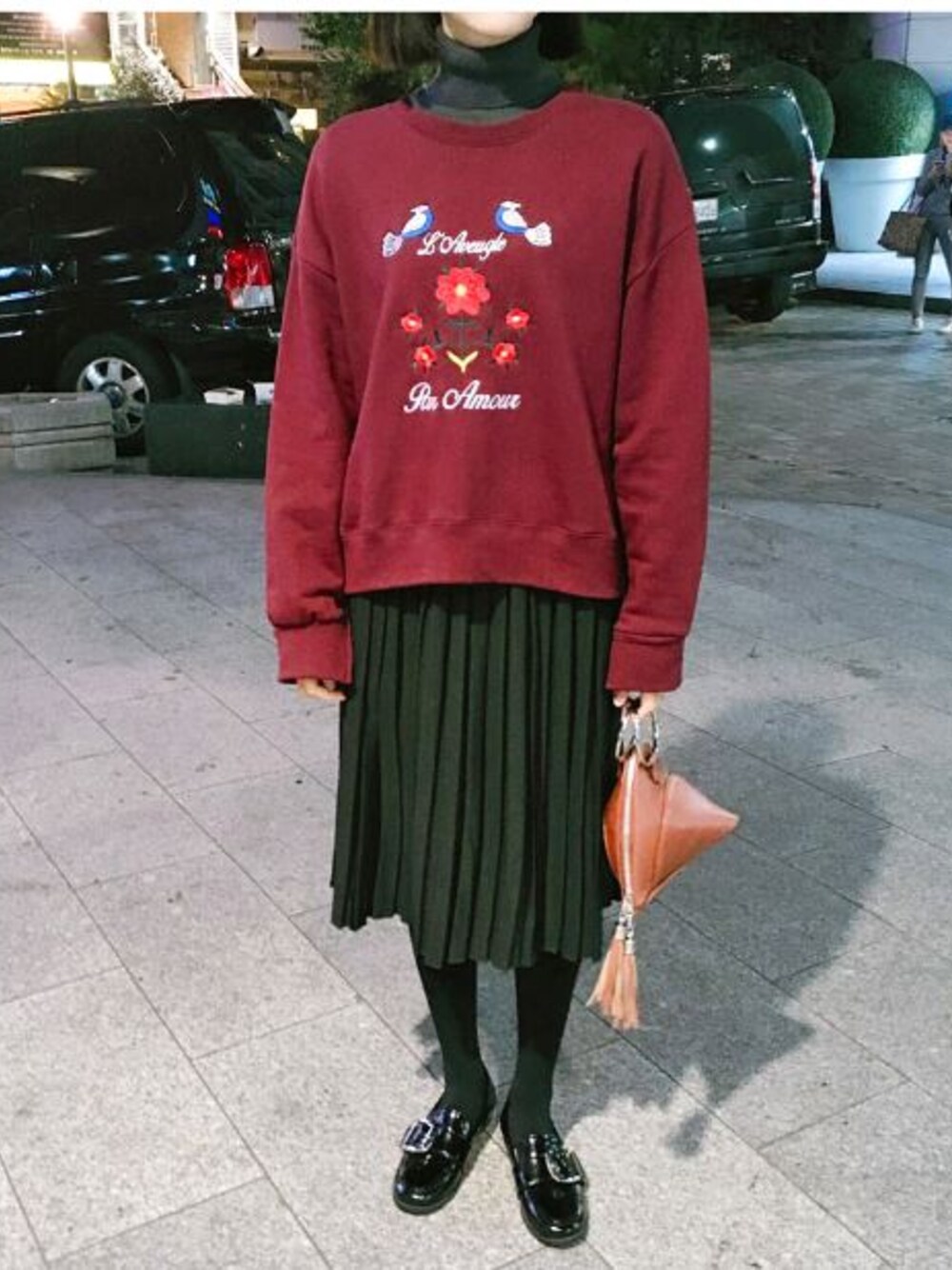 その他のスウェットを着用したレディースの秋コーディネートの1枚目の写真