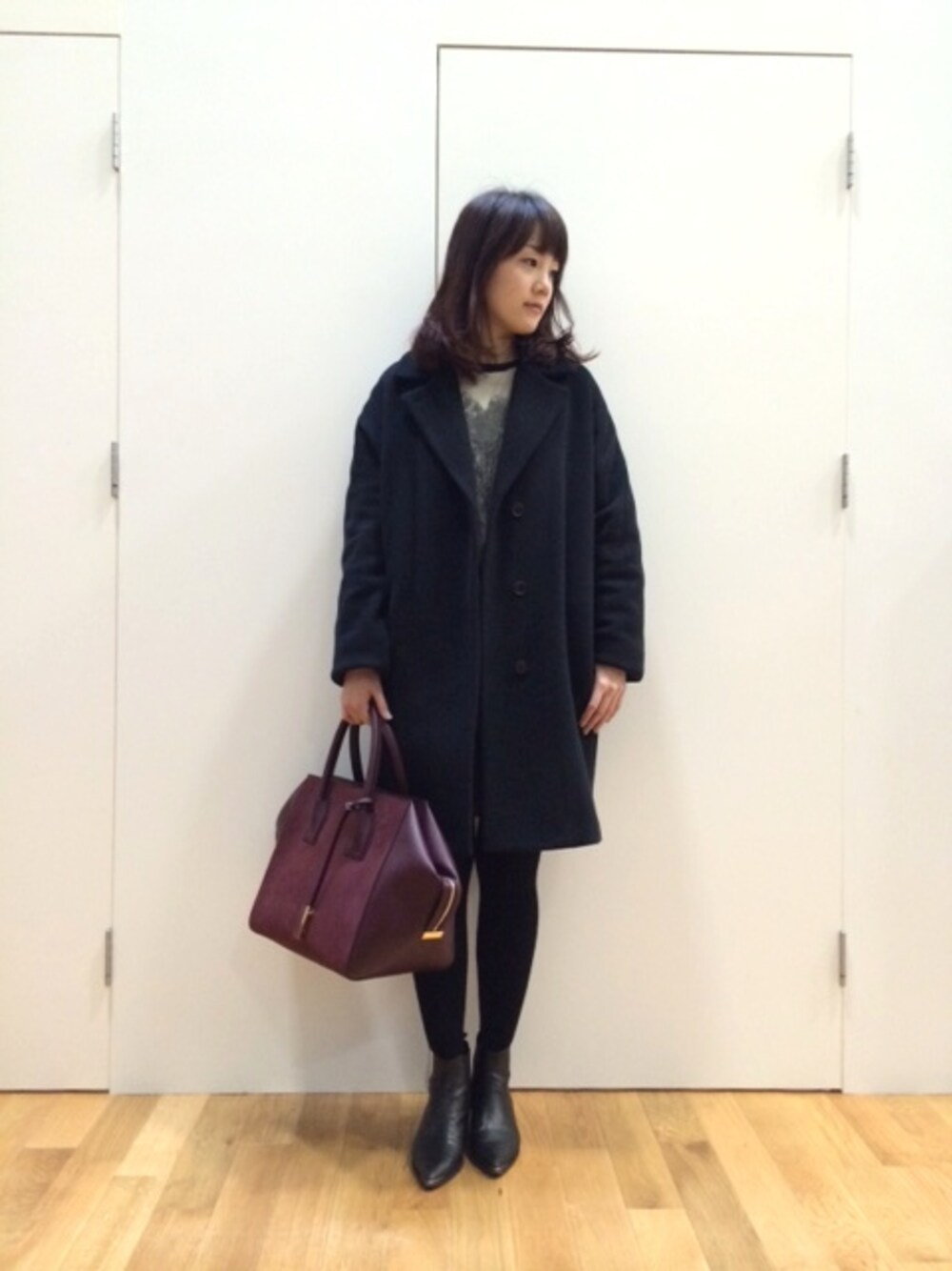 「STELLA McCARTNEYのキャベンディッシュトートバッグ（トートバッグ、パープル系）」を使った、ARTWORKさん（レディース・162cm）の冬コーディネートの1枚目の写真