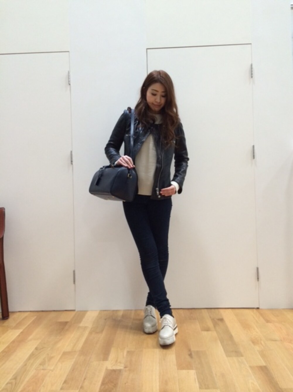「ライダース、Stella McCartney、スキニーデニム、Saint Laurent、HYKE、ISABEL MARANT ETOILE」｜「MARANT ETOILEのレザーライダースジャケット（ライダースジャケット、ブラック系）」を使った、ARTWORKさん（レディース・168cm）の冬コーディネートの1枚目の写真