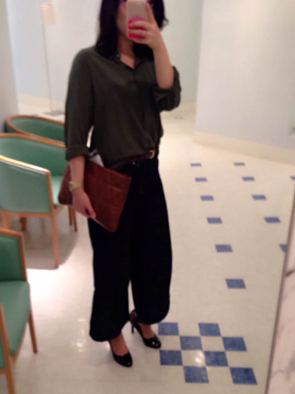 「カーキ、シャツスタイル、デニム、ワイドパンツ」｜「GUのアイテム（デニムパンツ、ブルー系）」を使った、yu--koさん（レディース・161cm）の秋コーディネートの1枚目の写真