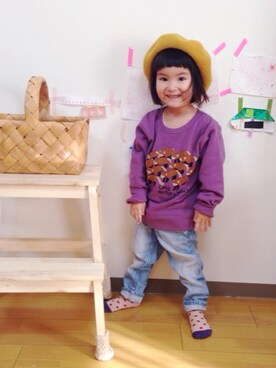 「petit main（プティマイン）のアイテム（スウェット、パープル系）」を使った、eriiι∞さん（キッズ）の冬コーディネート