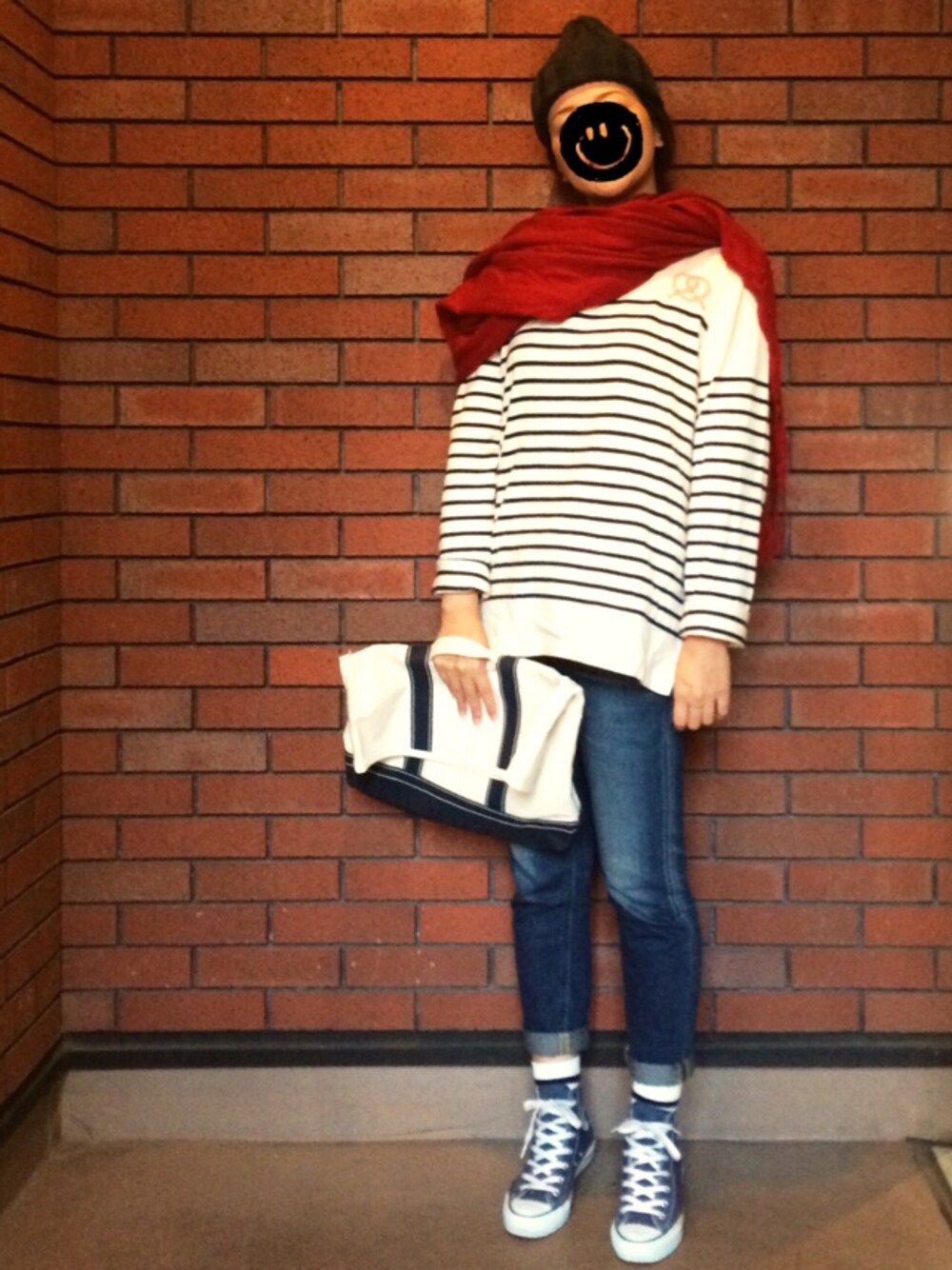 「大判ストール、ボーダートップス、ビーニー、ニット帽、コンバース オールスター」｜「UNITED ARROWSのUA ITALY RIB KNITCAP（ニットキャップ/ビーニー、グレー系）」を使った、shocoさん（レディース・169cm）の秋コーディネートの1枚目の写真