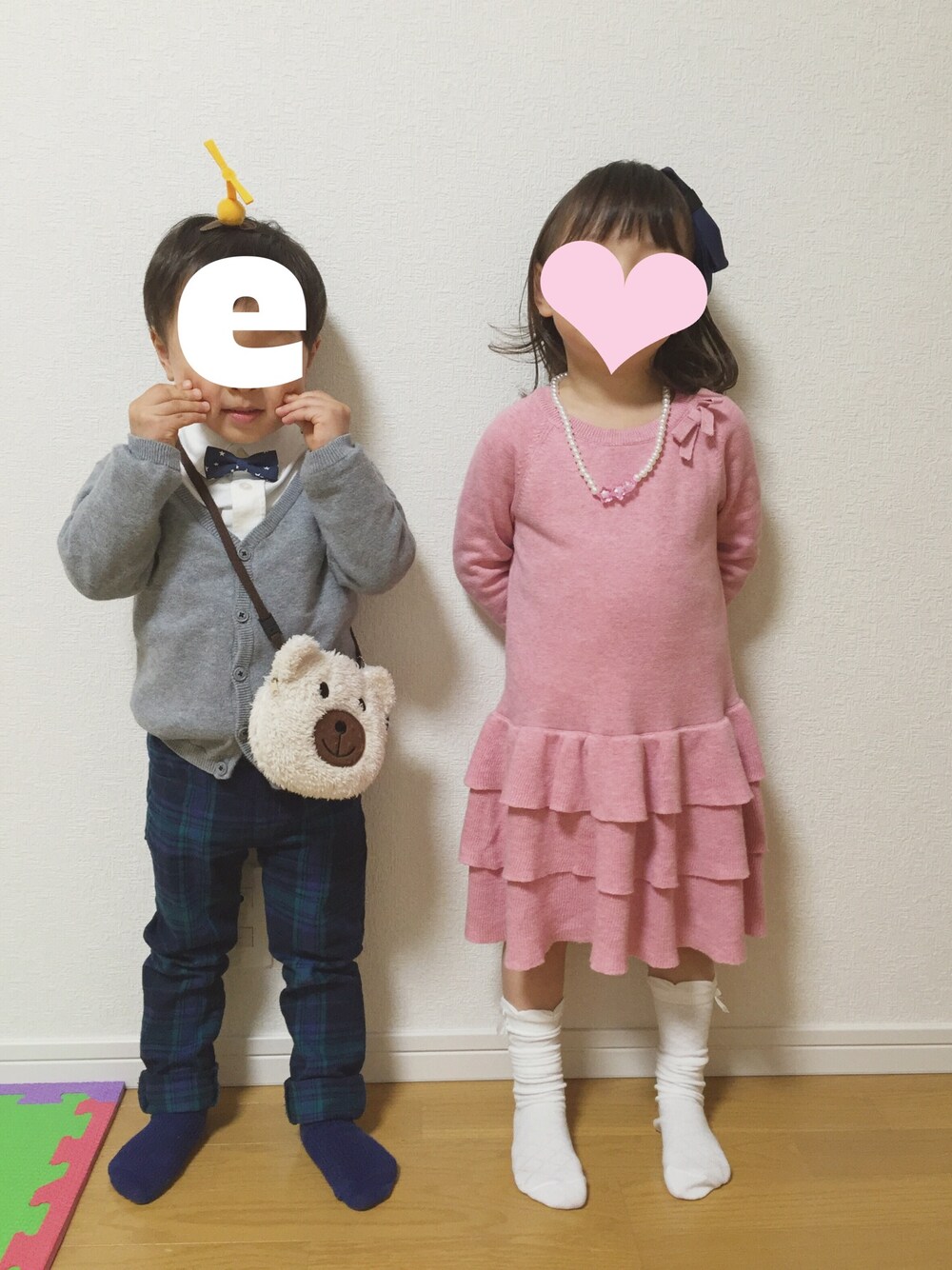 「ワンピース、蝶ネクタイ、白シャツ、カーディガン、チェックパンツ、ポシェット、タケコプター」｜「GAPのアイテム（ワンピース、ピンク系）」を使った、YU☺︎さん（キッズ・100cm）の秋コーディネートの1枚目の写真