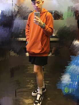 「MONKI（モンキ）のアイテム（パーカー）」を使った、Marco Kungさん（メンズ・177cm）の秋コーディネート