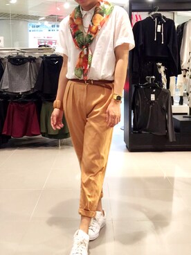 「MONKI（モンキ）のアイテム（マフラー）」を使った、Marco Kungさん（メンズ・177cm）の秋コーディネート