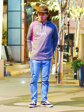 「Design Tshirts Store graniph（デザイン　ティーシャツ　ストア　グラニフ）のアイテム（トップス）」を使った、みなみせんばさん（メンズ・175cm）の冬コーディネート