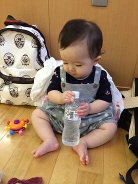 「SHIPS KIDS（シップスキッズ）のアイテム（オールインワン・サロペット）」を使った、Suitoさん（キッズ・70cm）の冬コーディネート