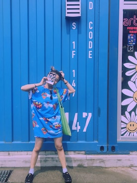 「ODD FUTURE（オッドフューチャー）のアイテム」を使った、Bibi Ngさん（レディース・160cm）の秋コーディネート