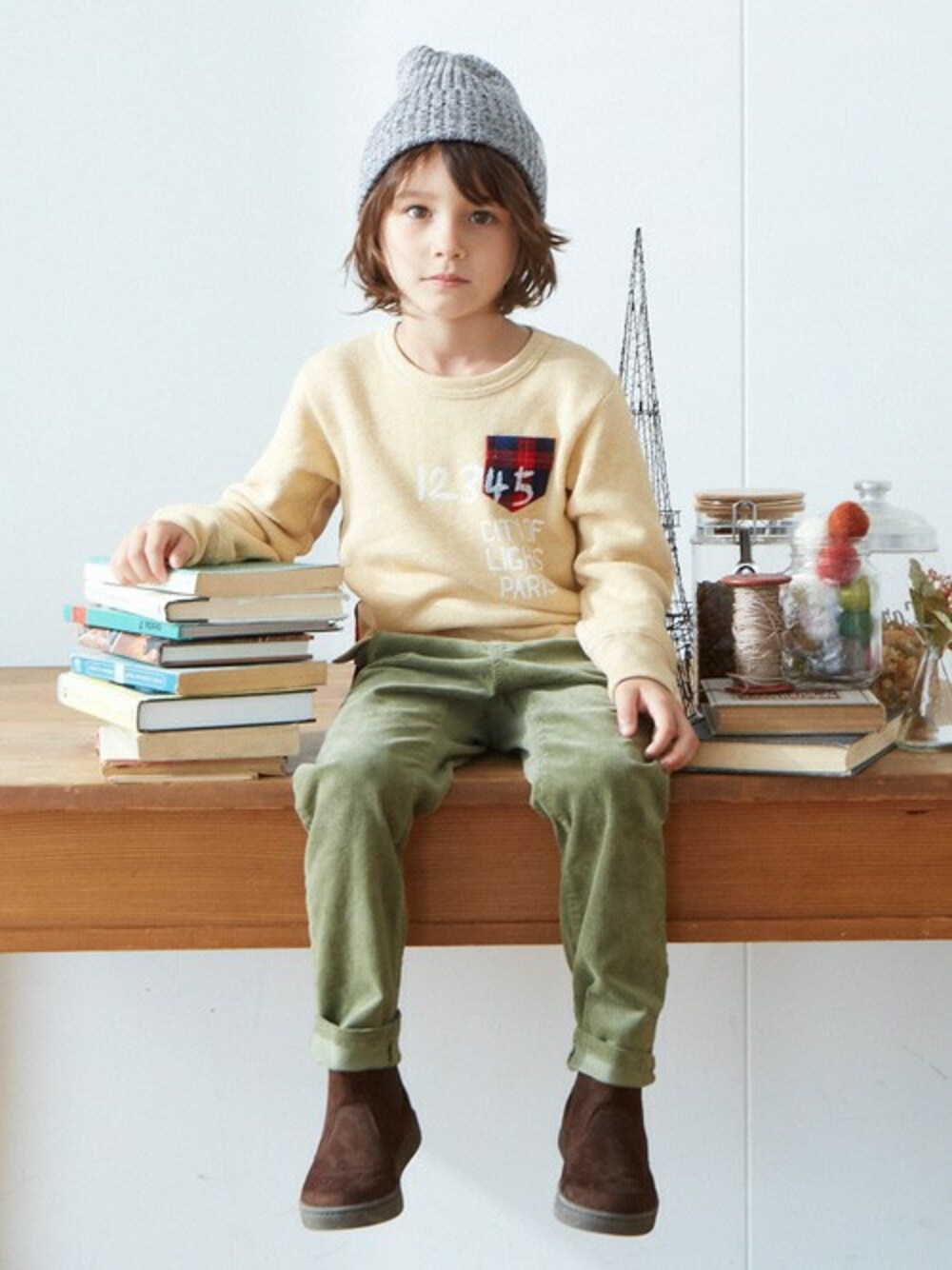 「秋のコーデ、キッズコーデ、男の子、カジュアルコーデ、おとこのこ、こどもコーデ、kidsfashion、キッズファッション、F.O.Online Store」｜「apres les coursのチェック切替トレーナー（スウェット、イエロー系）」を使った、F.O.OnlineStoreさん（キッズ・110cm）の秋コーディネートの1枚目の写真