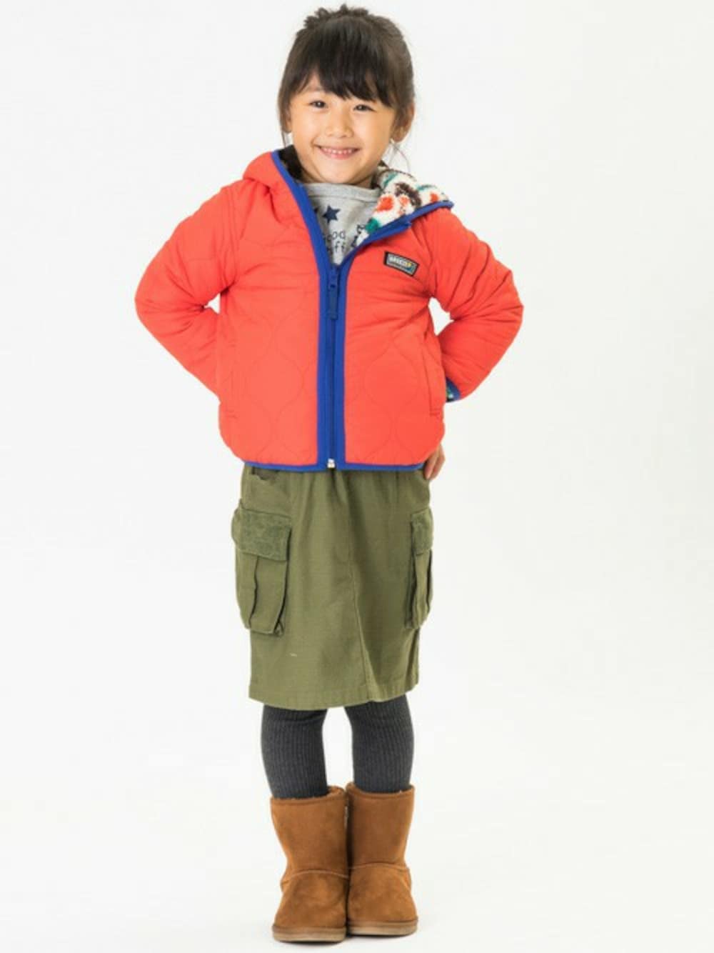 「秋のコーデ、キッズコーデ、女の子、カジュアルコーデ、こどもコーデ、kidsfashion、キッズファッション、F.O.Online Store」｜「BREEZEの3柄リバーシブルブルゾン（ブルゾン、レッド系）」を使った、F.O.OnlineStoreさん（キッズ・110cm）の秋コーディネートの1枚目の写真