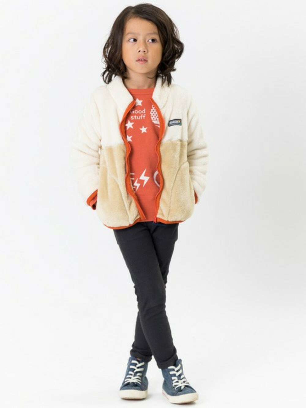 「秋のコーデ、キッズコーデ、男の子、カジュアルコーデ、こどもコーデ、kidsfashion、キッズファッション、F.O.Online Store」｜「BREEZEのあったかファーフリースジャケット（ブルゾン、ベージュ系）」を使った、F.O.OnlineStoreさん（キッズ・110cm）の秋コーディネートの1枚目の写真