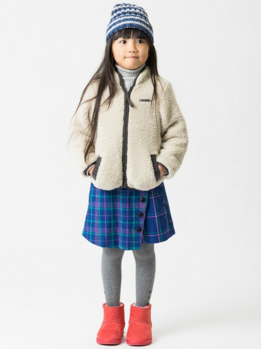 「アウター、秋のコーデ、キッズコーデ、女の子、カジュアルコーデ、こどもコーデ、kidsfashion、キッズファッション、F.O.Online Store」｜「BREEZEのリブタートル（ニット/セーター、グレー系）」を使った、F.O.OnlineStoreさん（キッズ・110cm）の秋コーディネートの1枚目の写真